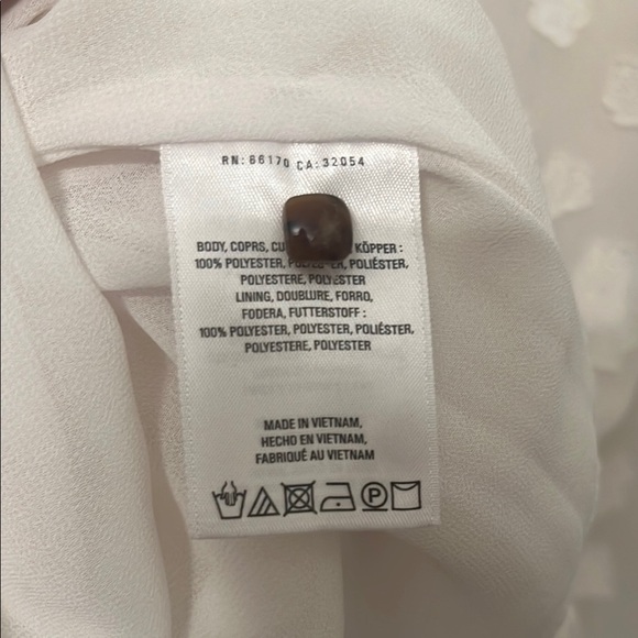 Feather Bone Anthropologie Short Sleeve Ruffled Off White Top Blouse Size Medium - Picture 12 of 13